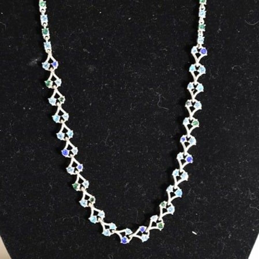Dainty Lady Vintage Shades Of Blue/Green Crystal Gemstones Silver Tone Necklace